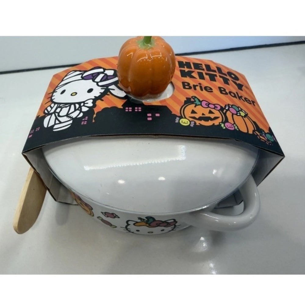 Sanrio‎ Hello Kitty Halloween Brie Baker Lid w/spoon NWT! Pumpkin Kitty